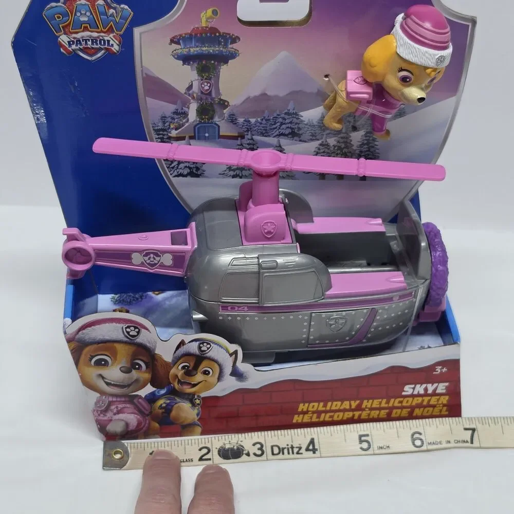 PAW Patrol Skye Holiday Helicopter with Christmas Wreath & Skye Figurine Set NWT